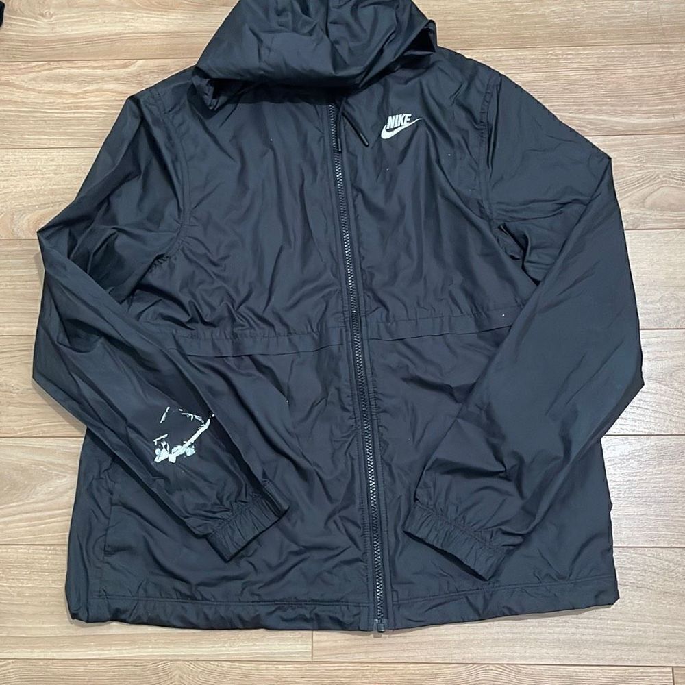 Nike windbreaker xs‎